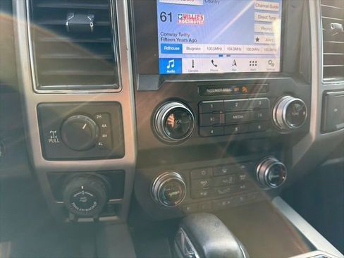 Used 2019 Ford F150 Lariat w/ Equipment Group 502A Luxury AWD/4WD image 26