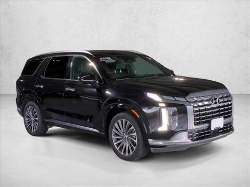 Used 2024 Hyundai Palisade Calligraphy FWD image 3
