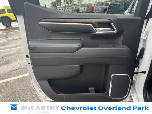 Used 2024 GMC Sierra 1500 SLT image 42