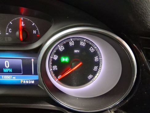 Used 2018 Buick Regal Essence FWD image 22