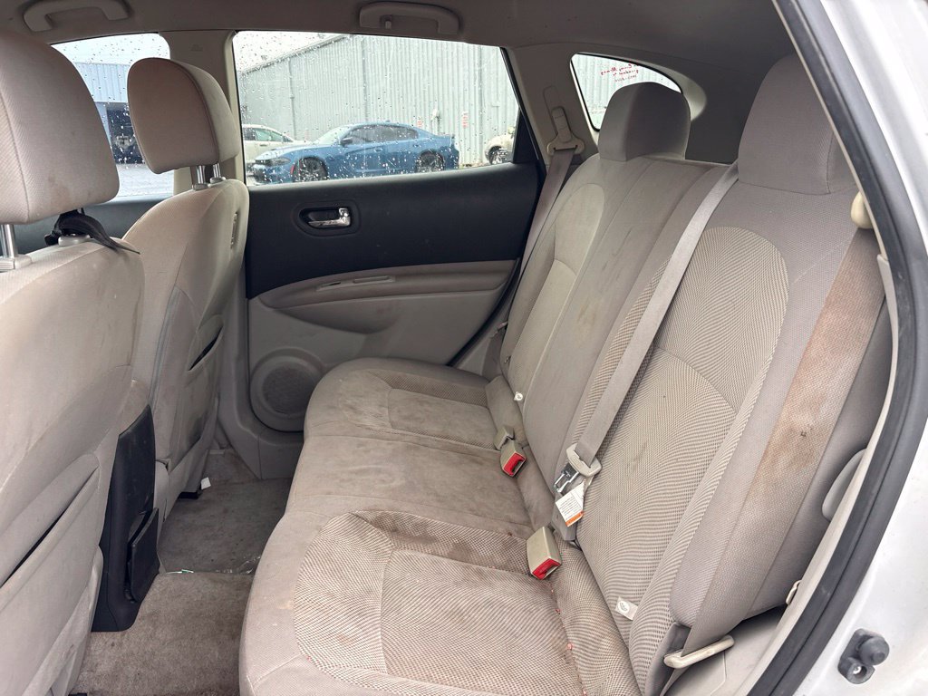 Used 2015 Nissan Rogue S w/ Convenience Package FWD image 4