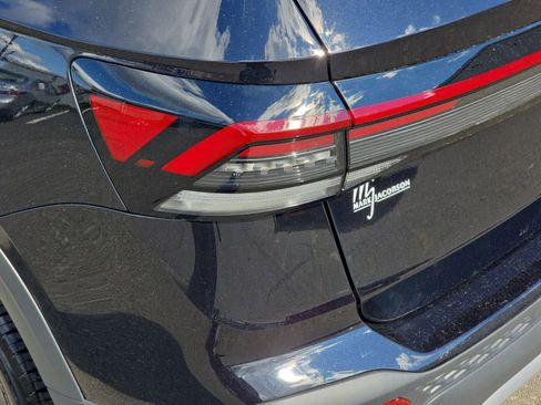 Used 2025 Volkswagen Taos S image 37