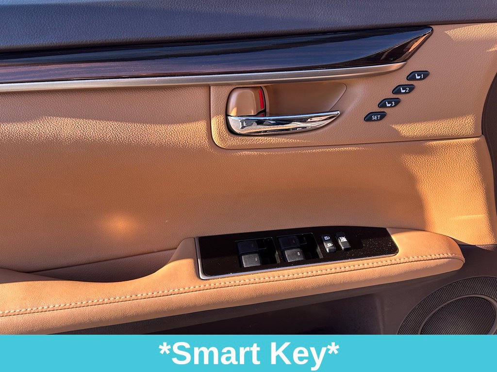 Used 2018 Lexus ES 350 w/ Luxury Package w/Wood Trim FWD image 16