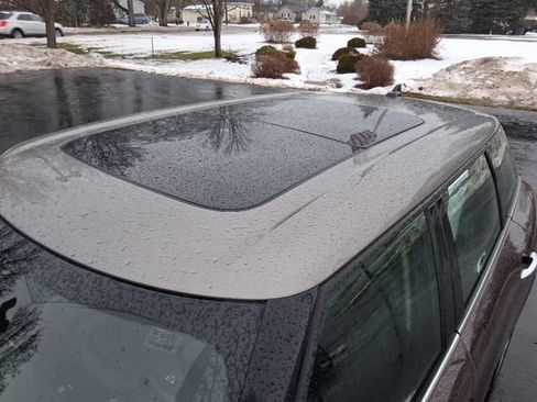 Used 2017 MINI Cooper Clubman image 9