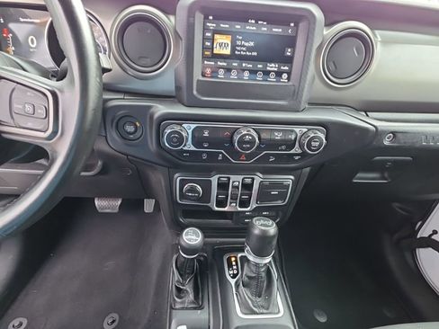 Used 2018 Jeep Wrangler Unlimited Sport S image 28