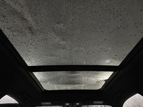 Used 2023 Chevrolet Suburban Premier image 24