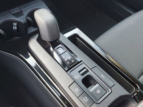 Used 2025 Toyota Prius LE image 18