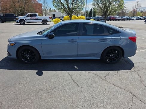 Used 2023 Honda Civic Sport image 4