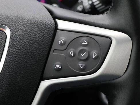 Used 2024 GMC Terrain SLT image 18