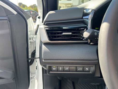 New 2026 Toyota Camry Hybrid FWD image 27