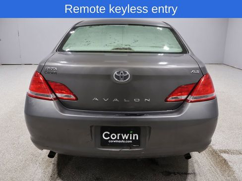 Used 2005 Toyota Avalon XLS image 3