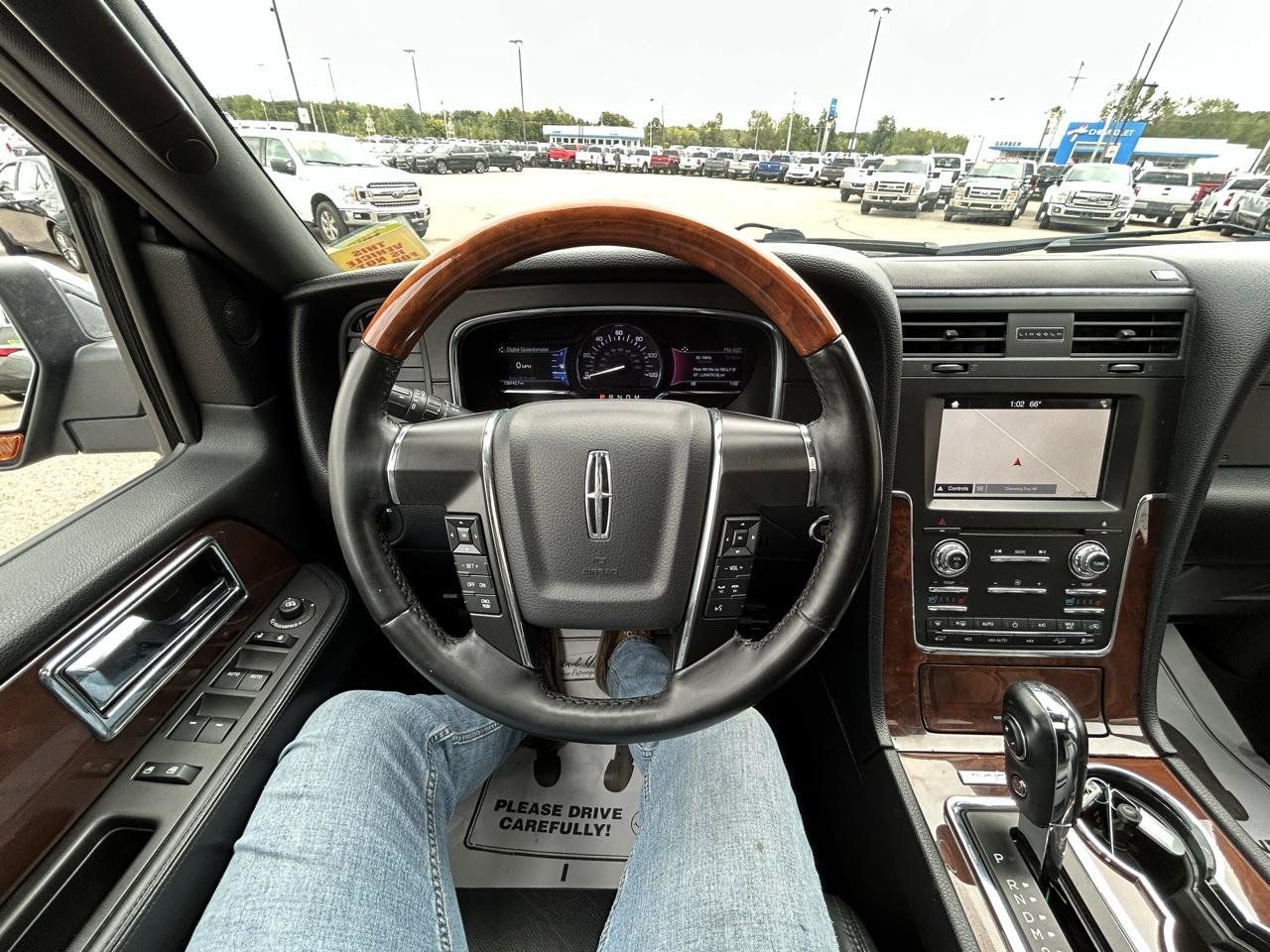 Used 2016 Lincoln Navigator L Select AWD/4WD image 31