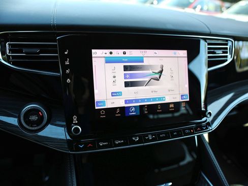 Used 2022 Jeep Wagoneer Series III w/ Convenience Group I image 28