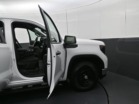 Used 2024 GMC Sierra 1500 Pro w/ Pro Value Package AWD/4WD image 9