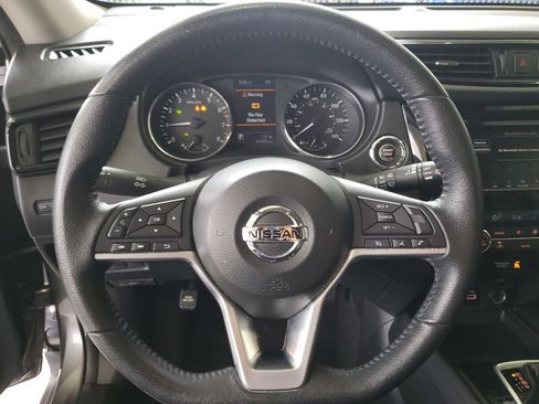 Used 2019 Nissan Rogue SV FWD image 22