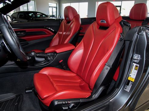 Used 2016 BMW M4 Convertible image 48