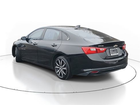 Used 2017 Chevrolet Malibu LT image 4