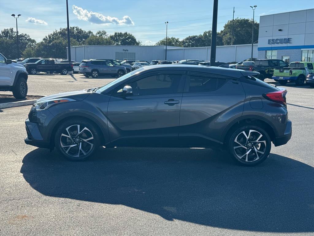 Used 2019 Toyota C-HR XLE FWD image 6