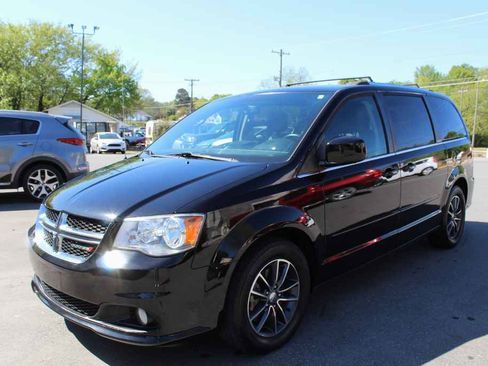 Used 2016 Dodge Grand Caravan SXT image 1