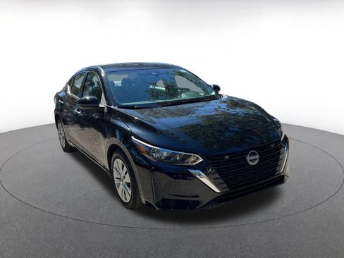 Used 2025 Nissan Sentra S image 1