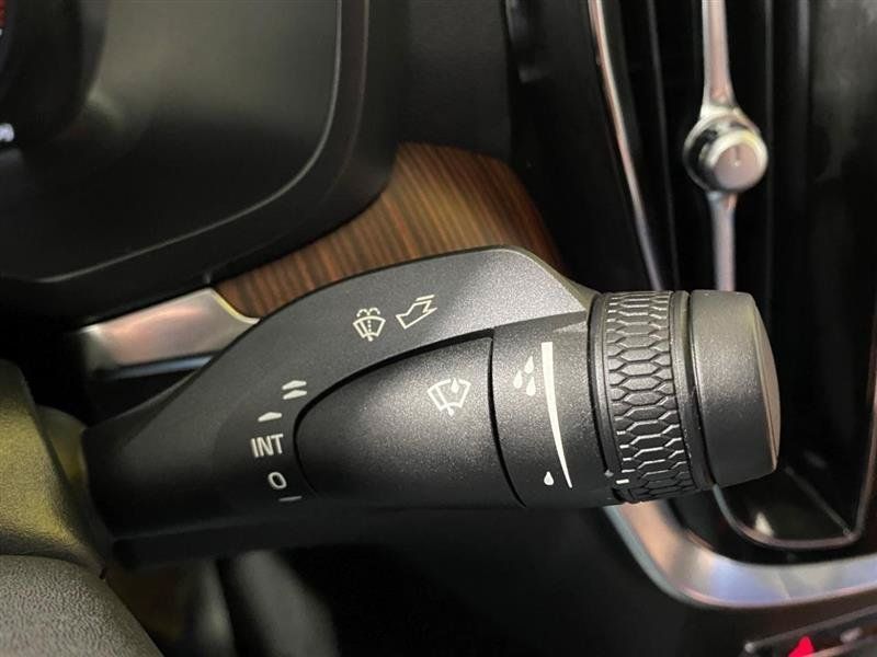 Used 2022 Volvo S60 B5 Momentum FWD image 16