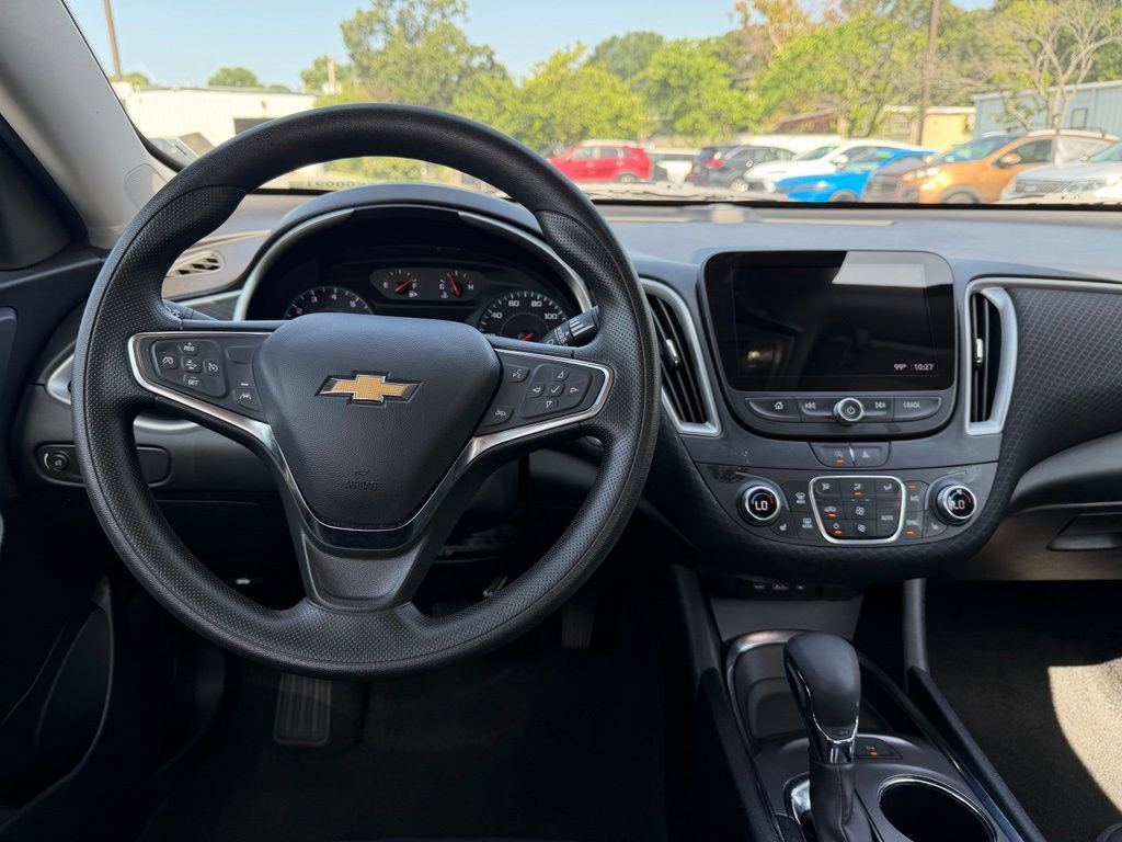 Used 2025 Chevrolet Malibu LT FWD image 17