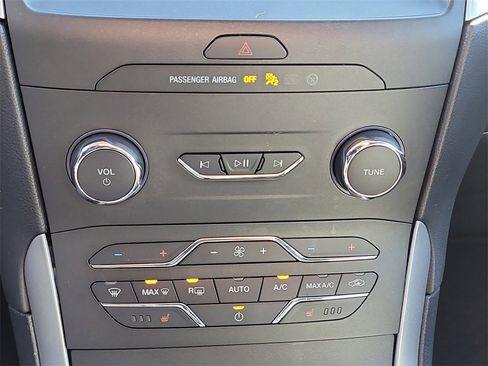 Used 2020 Ford Edge SEL w/ Convenience Package image 23