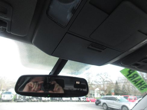 Used 2014 Toyota Tundra SR5 w/ SR5 Upgrade Package image 24