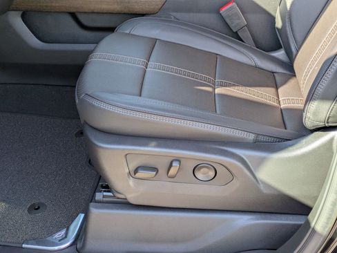 New 2025 Chevrolet Silverado 1500 High Country w/ Midnight Edition image 12