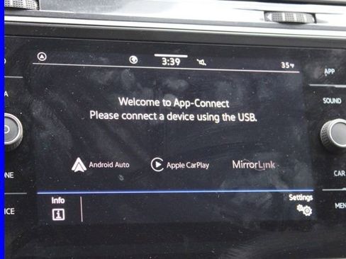 Certified 2023 Volkswagen Tiguan SE image 34