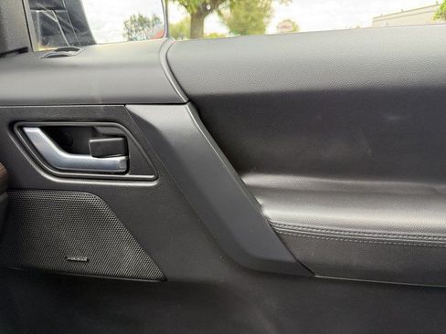 Used 2015 Land Rover LR2 AWD/4WD image 39
