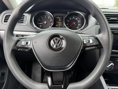Used 2016 Volkswagen Jetta SE FWD image 31
