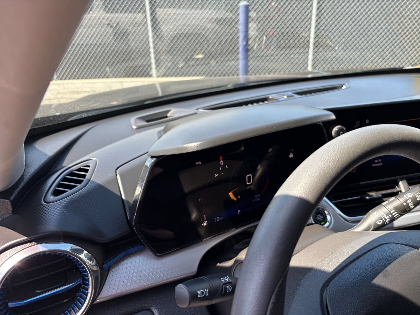 Used 2025 Chevrolet Trax LT FWD image 34
