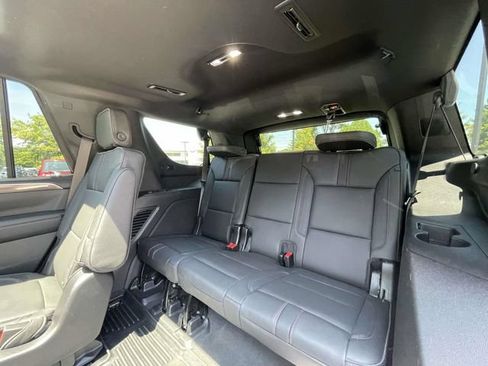 Used 2022 Chevrolet Tahoe RST w/ Luxury Package AWD/4WD image 19