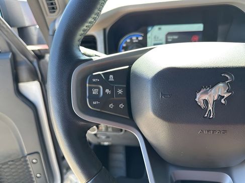 Used 2024 Ford Bronco Wildtrak image 30