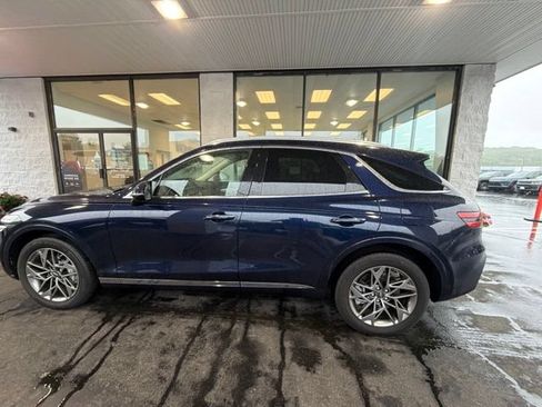 Used 2024 Genesis GV70 2.5T w/ Advanced Package AWD/4WD image 8