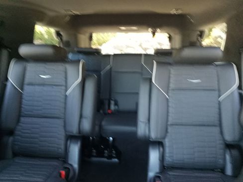 Used 2025 Cadillac Escalade V w/ LPO, ONYX Package image 24