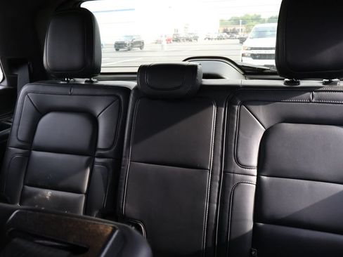 Used 2019 Lincoln Navigator Reserve AWD/4WD image 35
