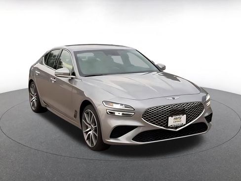 Used 2025 Genesis G70 2.5T image 3