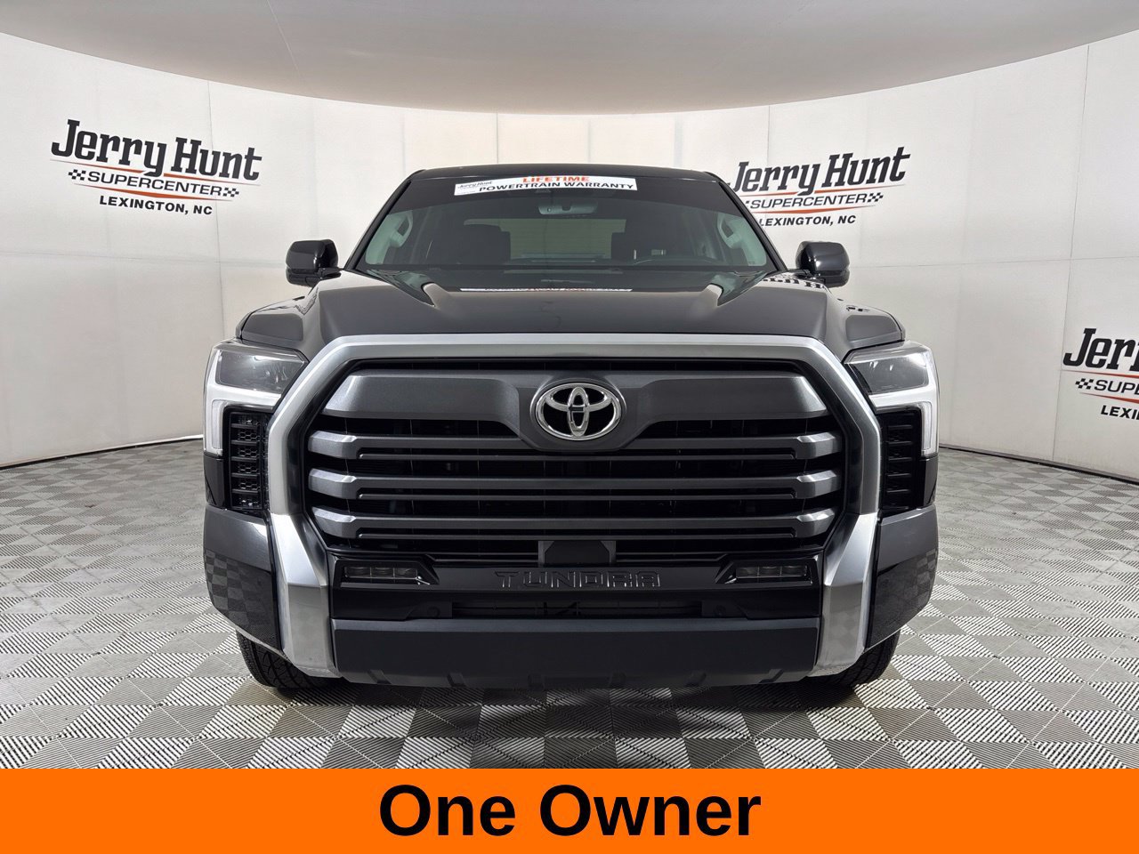 Used 2023 Toyota Tundra Limited w/ Power Package AWD/4WD image 3
