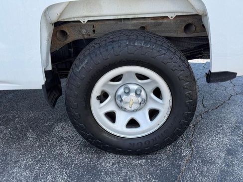 Used 2017 Chevrolet Silverado 1500 W/T w/ WT Convenience Package AWD/4WD image 6
