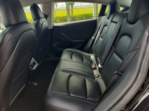 Used 2020 Tesla Model 3 Standard Range Plus RWD image 17
