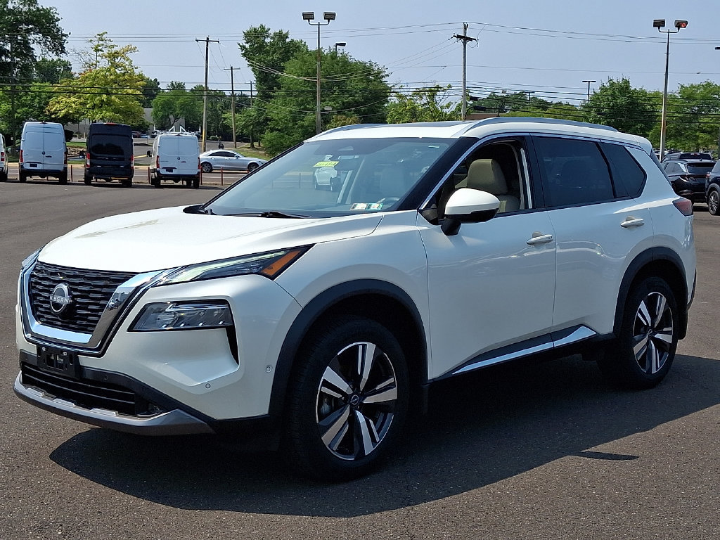 Certified 2022 Nissan Rogue SL w/ SL Premium Package AWD/4WD image 3