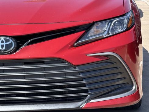 Used 2024 Toyota Camry LE FWD image 8