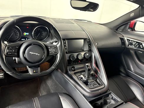 Used 2017 Jaguar F-TYPE R image 24