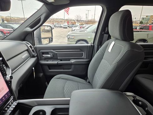 New 2026 RAM 2500 Big Horn AWD/4WD image 25