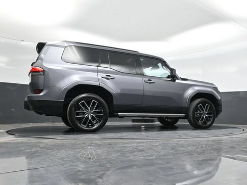 Used 2025 Lexus GX 550 w/ Accessory Package (2T) AWD/4WD image 47