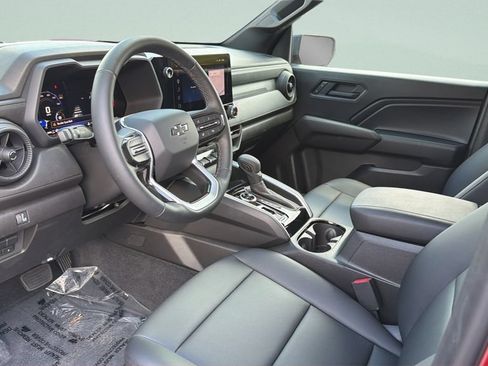 Used 2025 Chevrolet Colorado Trail Boss AWD/4WD image 35