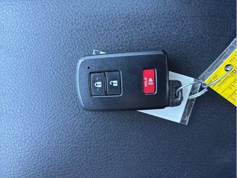 Used 2021 Toyota Tacoma TRD Off-Road w/ Technology Package image 20