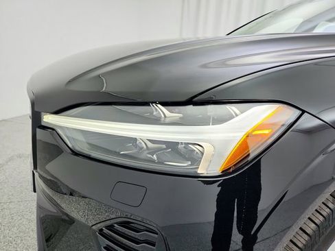 New 2026 Volvo XC60 B5 Plus w/ Climate Package image 25